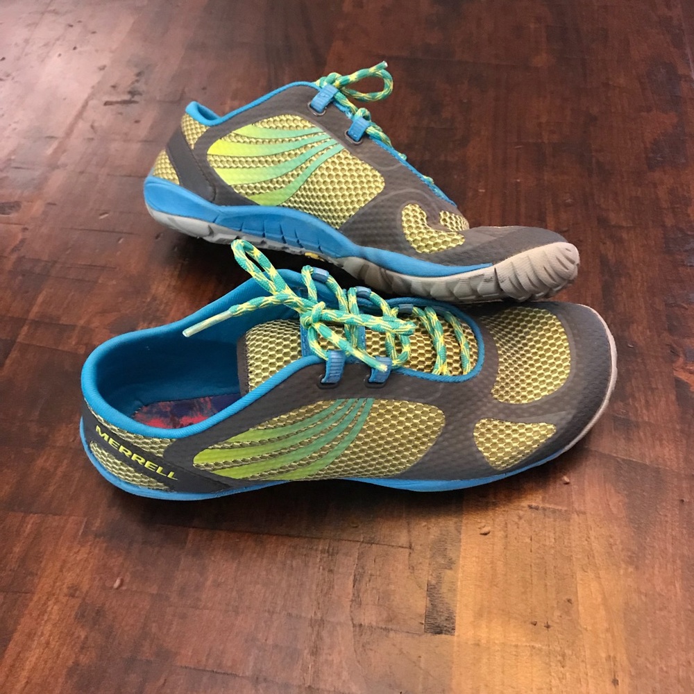 MERRELL vibram shoes women’s 8. Barely worn